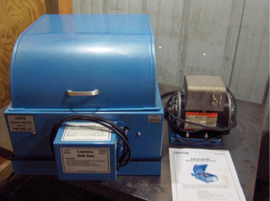 LORTONE LS12C 12" LAPIDARY ROCK SLAB SAW WITH AUTOFEED. LITTLE USED, EXCELLENT.