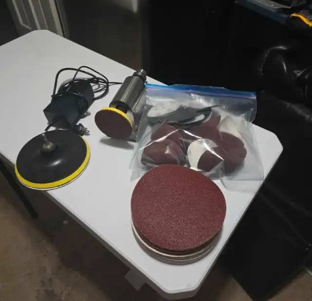 Rotary sanding machine