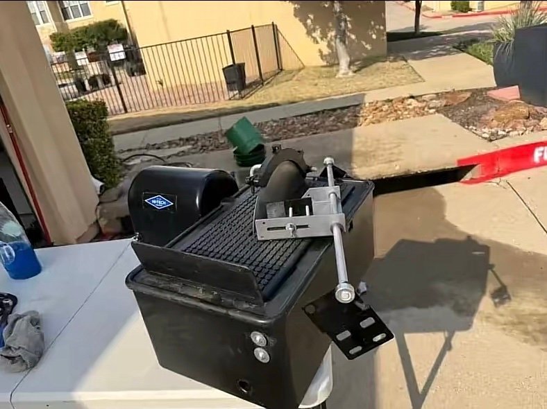 HI-Tech 10" trim saw - Image 3